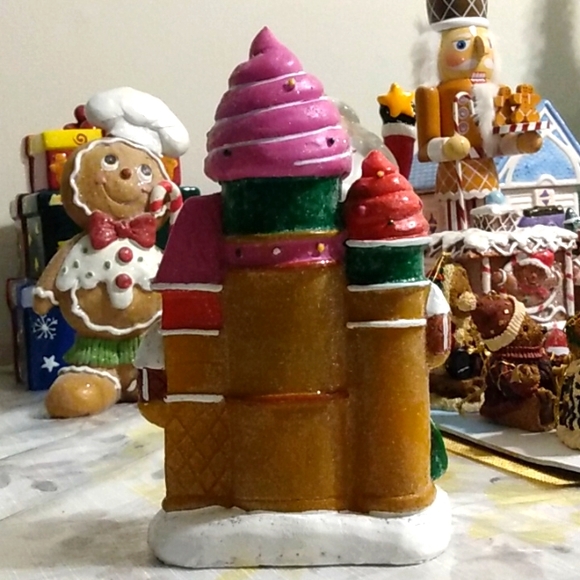 Toyland Sweet Candies Light Up Colourful Castle House 8"x4" - Picture 7 of 9